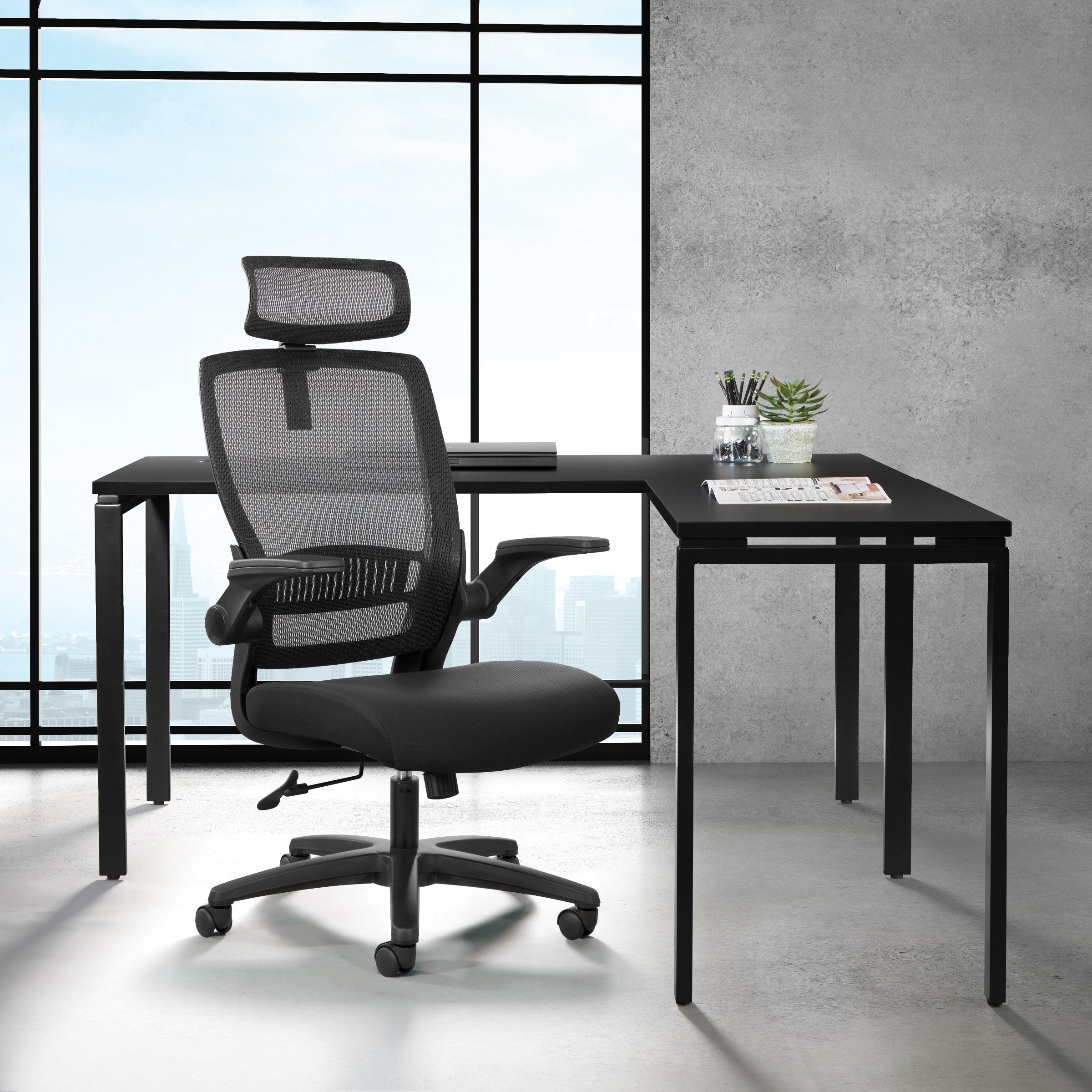 Mesh Back Manager's Chair/Headrest