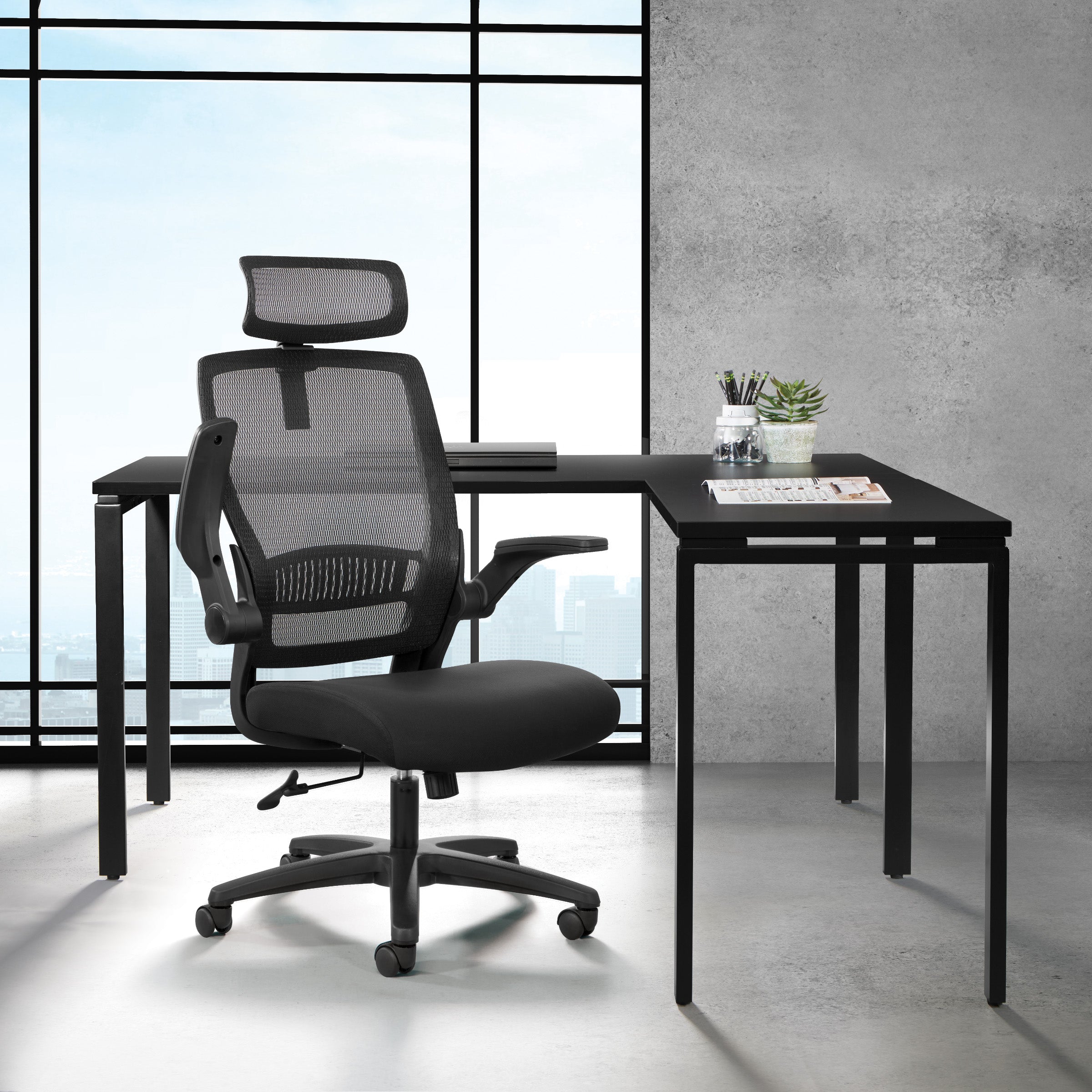 Mesh Back Manager's Chair/Headrest